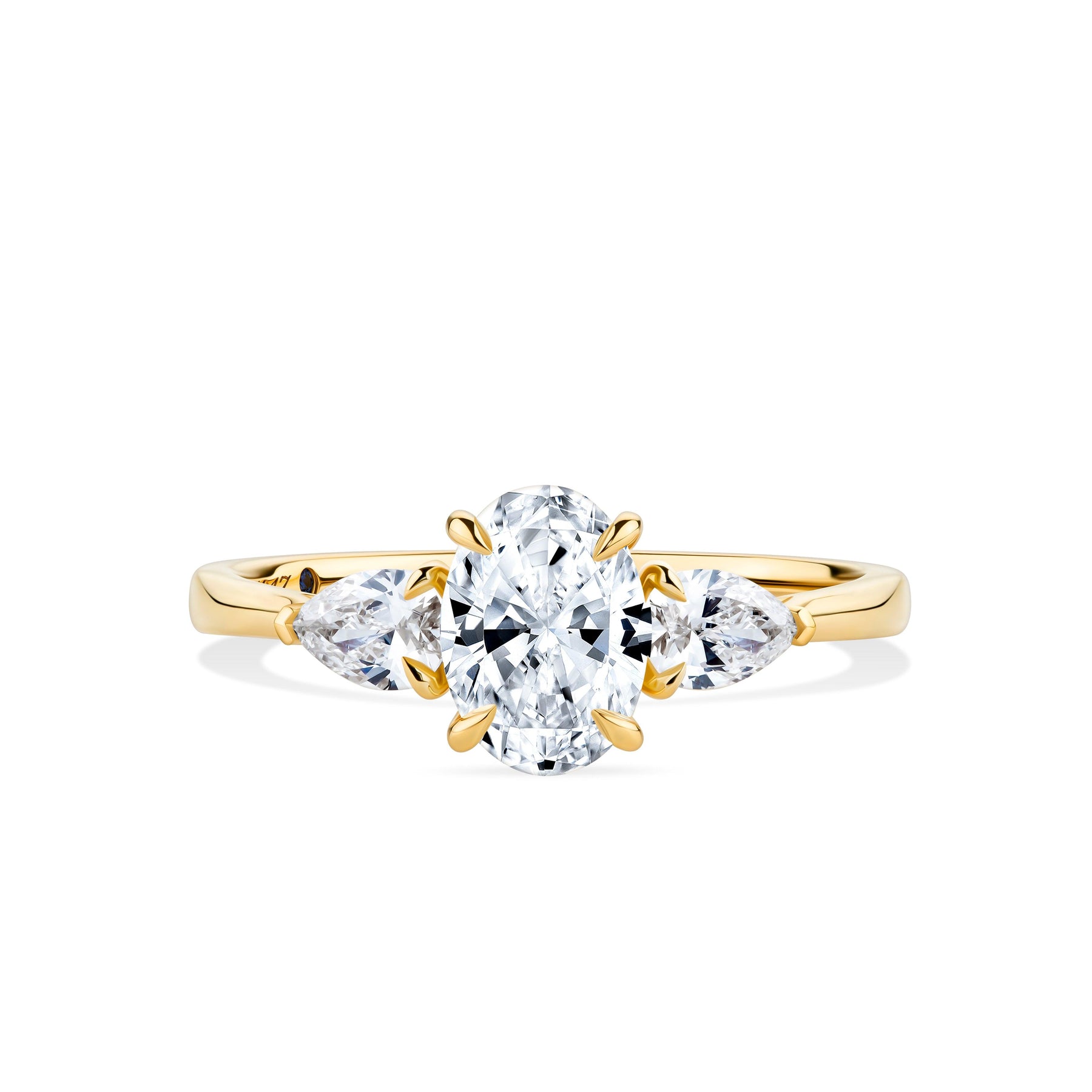 19k White Gold Three Stone Diamond Ring – Carters Jewellers Northern BC