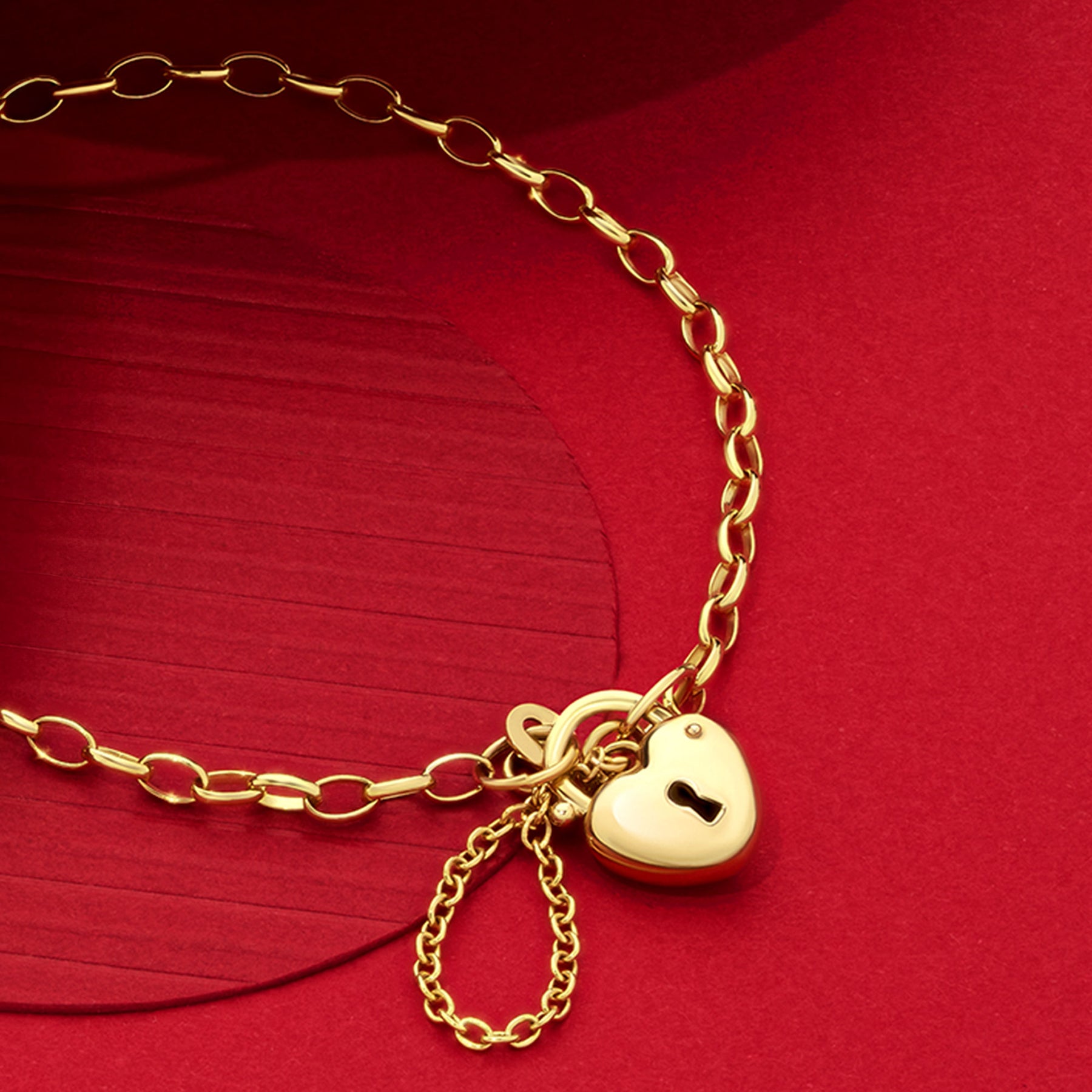 Belcher Heart Padlock Bracelet in 9ct Yellow Gold