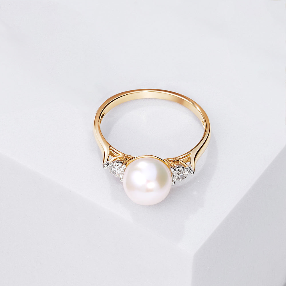 Freshwater Pearl & Diamond Ring in 9ct Yellow Gold